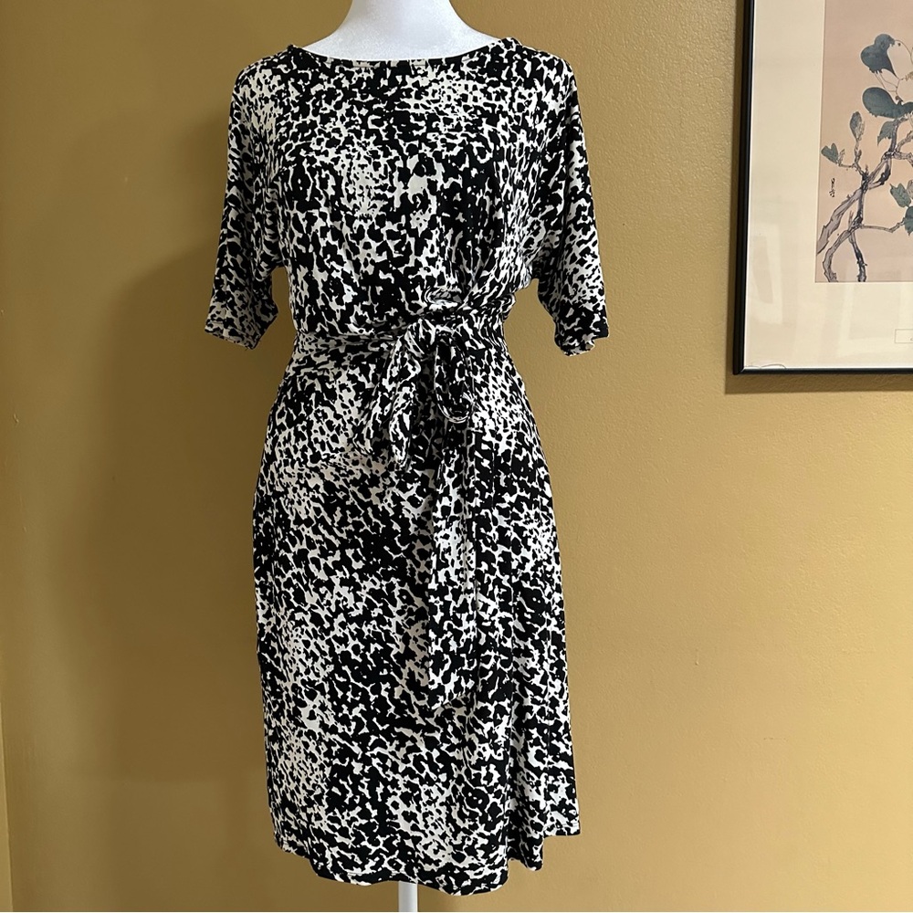 ♥️Ann Taylor Black & White Animal Print Wrap Dress - SP